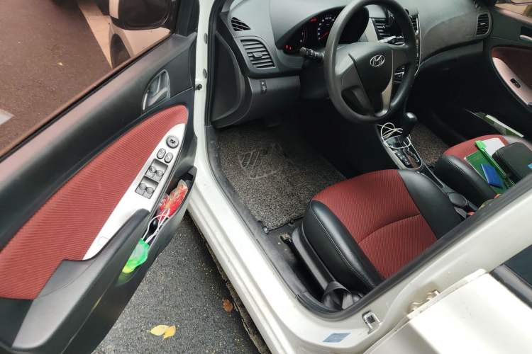 Used Hyundai Verna Ray 2014 1.4L Automatic GLX Driver Seat