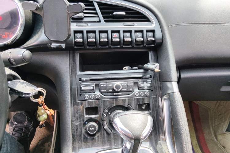 Used Peugeot 3008 2013 1.6THP Automatic Prestige Edition Audio And AC Panel