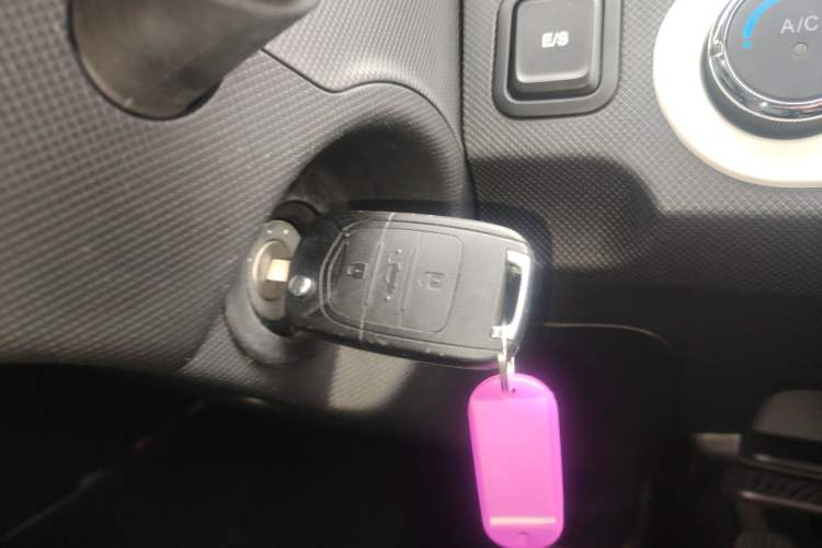 Used Wuling Hongguang MINIEV 2022 Macaron Fashion Model Lithium Iron Phosphate Vehicle Key