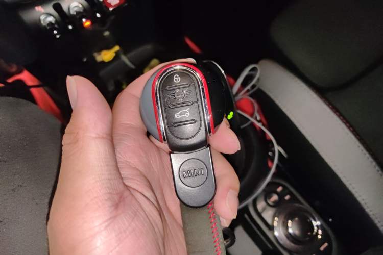 Used MINI JCW 2023 2.0T JOHN COOPER WORKS Pat Moss Commemorative Edition