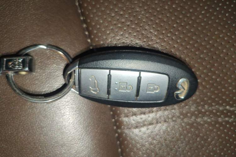 Used Infiniti QX60 2018 2.5 S/C Hybrid Two-Wheel-Drive Champion Family Edition
