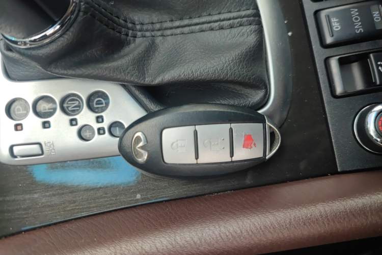 Used Infiniti QX50 2013 2.5L Two-Wheel-Drive Elegant Edition
