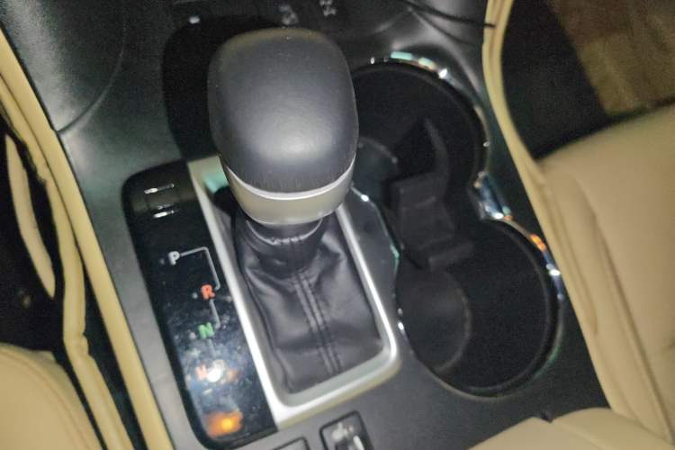 Used Toyota Highlander 2018 2.0T Four-Wheel Drive Prestige Version 7 Seats China V Emission Standard