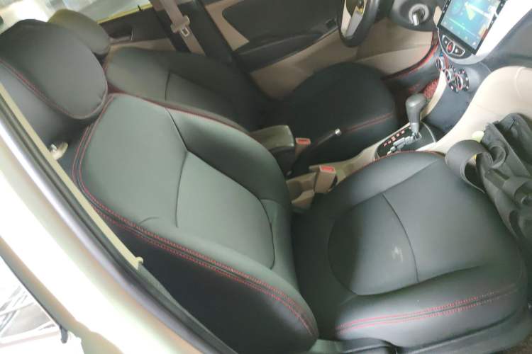 Used Hyundai Verna (older generation) 2016 1.4L Automatic Smart GLS Right Front Seat