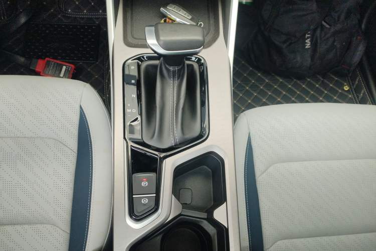 Used Geely Auto Emgrand 2022 4th Generation 1.5L CVT Flagship Model
