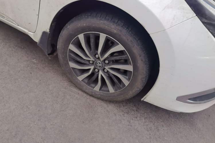 Used Toyota Corolla 2017 Revised Dual-Engine 1.8L E-CVT Elite Edition Right Front Wheel Hub