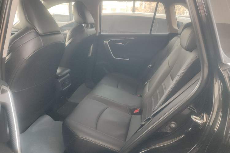 Used Toyota Wildlander 2020 2.0L CVT 4x4 Luxury Edition
