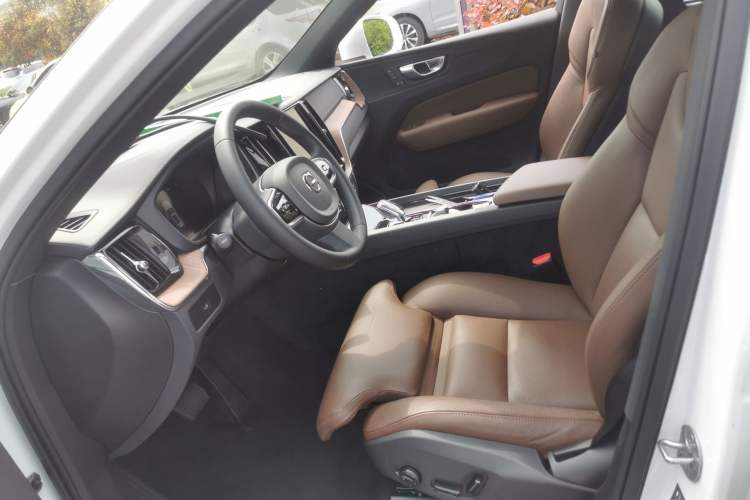 Used Volvo XC60 2025 B5 Four-Wheel Drive Smart & Advanced Luxury Edition Left Front Seat