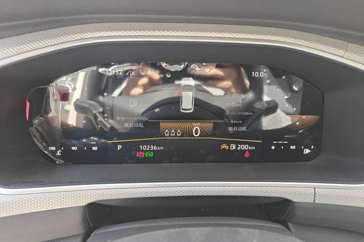 Used Volkswagen T-ROC 2023 280TSI DSG Two-Wheel Drive Time Edition Odometer Close Up