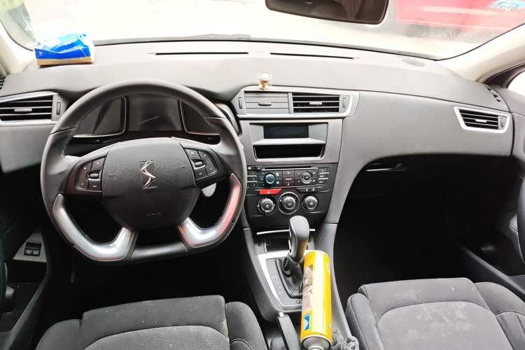 Used DS 5LS 2015 1.6T Comfort Edition THP160
