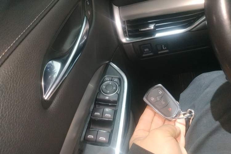 Used Cadillac XT4 2020 28T Two-Wheel-Drive Leading Version