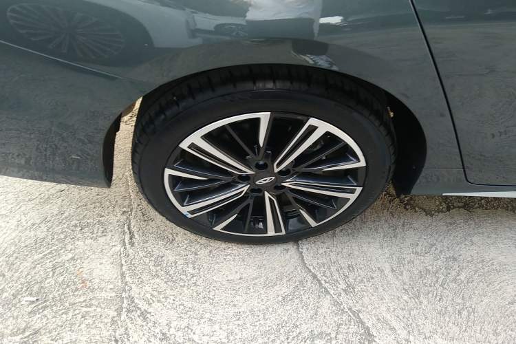 Used Chery Arrizo 8 PRO 2025 Pro 1.6T Luxury Model+ Right Rear Wheel Hub