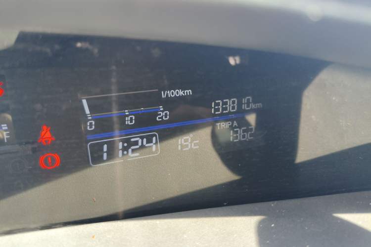 Used Honda Jade 2013 1.8L CVT Luxury Edition 5 seats
