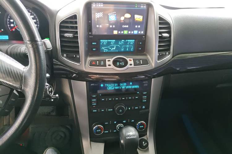 Used Chevrolet Captiva 2014 2.4L 4x4 Flagship Edition 7 Seats Audio And AC Panel