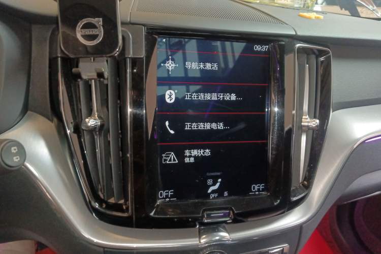 Used Volvo XC60 2019 T5 4x4 Smart Edition China VI Standard Audio And AC Panel