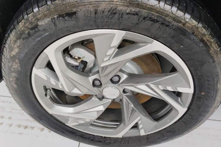 Used Hongqi HS3 PHEV 2024 PHEV 115km Jingwei Edition Left Front Wheel Hub