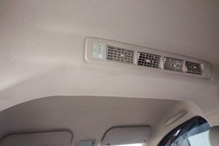 Used Wuling Rongguang V 2018 1.5L Standard Version
