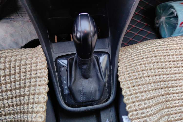 Used Volkswagen Santana 2015 Haval H6 1.6L Automatic Luxury Model Gear Lever