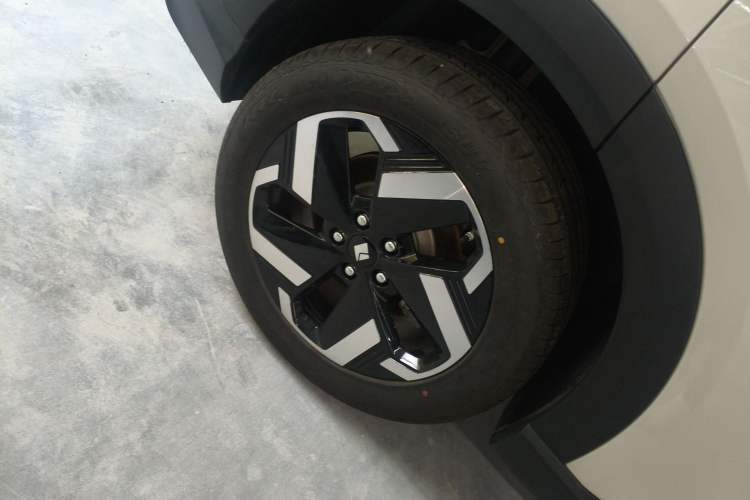 Used Baojun Yunhai 2024 140km Plug-in Hybrid Version