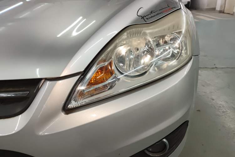 Used Ford Focus 2013 Sedan Classic 1.8L Manual Base Model Left Front Headlight