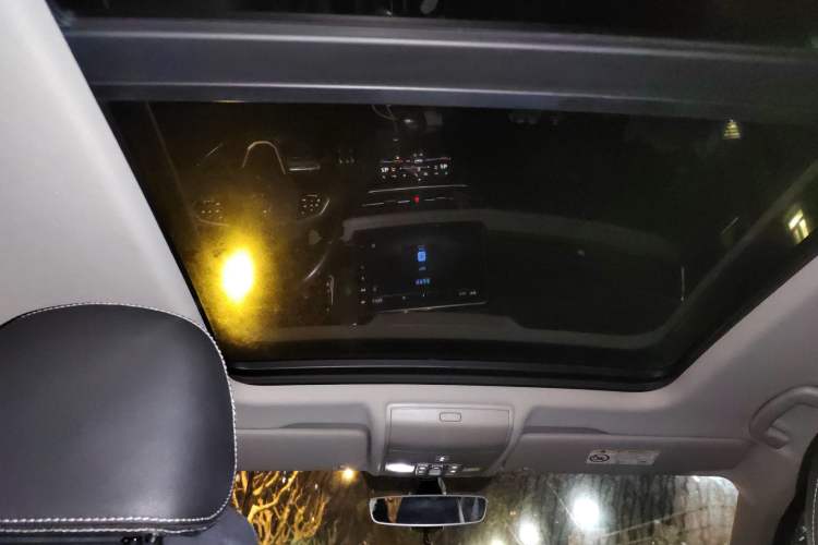 Used Volkswagen Tiguan L 2022 330TSI Automatic Two-Wheel Drive R-Line Enhanced Edition
