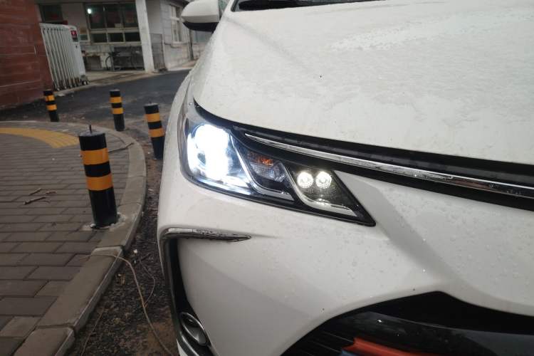 Used Toyota Corolla 2021 Dual-Motor 1.8L E-CVT Elite Edition
