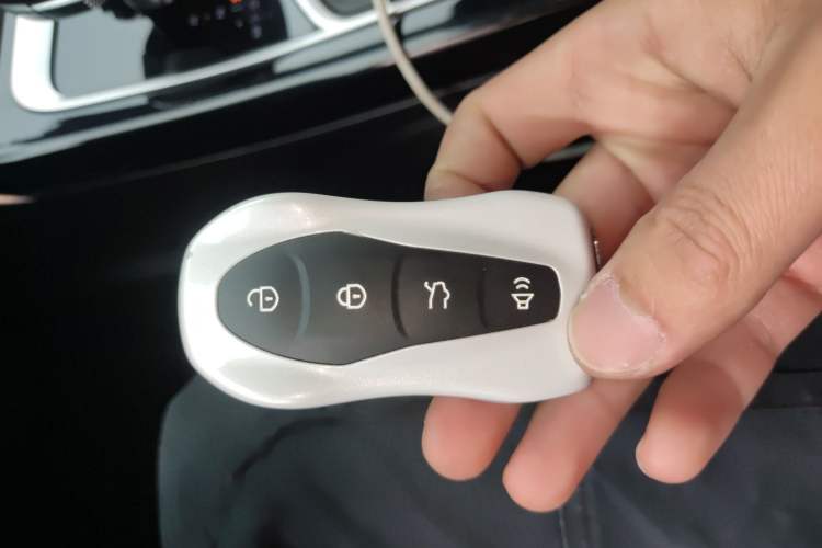 Used Geely Auto Monjaro S 2021 2.0TD Automatic Two-Wheel Drive Lightning Edition Vehicle Key