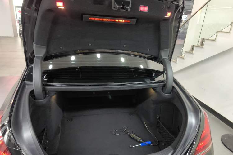 Used Mercedes-Benz S-Class 2014 S 320 L Luxury Model
