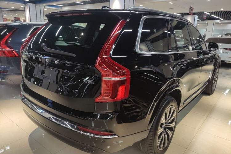 Used Volvo XC90 2024 B5 SmartDrive Luxury Edition 5 Seats
