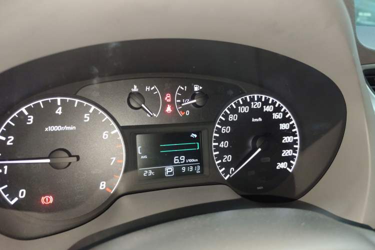 Used Nissan Sylphy 2014 1.6XV CVT Deluxe Edition
