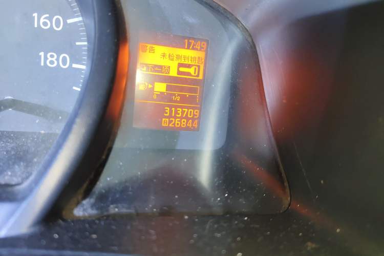 Used Nissan NV200 2013 1.6L Luxury Model China IV Standard Odometer Close Up