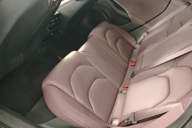 Used Xiaomi Auto SU7 2024 Four-Wheel Drive Ultra-Long Range Advanced Intelligent Driving Max Edition
