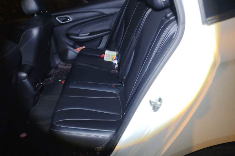 Used Roewe i5 2019 1.5L Automatic 4G Connected Langhao Edition Left Rear Seat