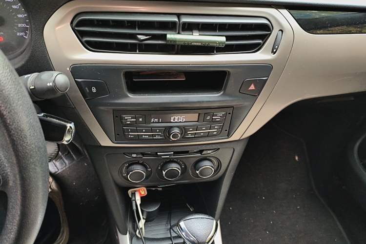 Used Peugeot 301 2017 1.6L Automatic Comfort Edition Audio And AC Panel