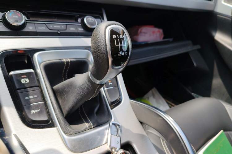 Used Geely Auto Emgrand X7 Sport 2016 2.0L Manual ZhiShang Version
