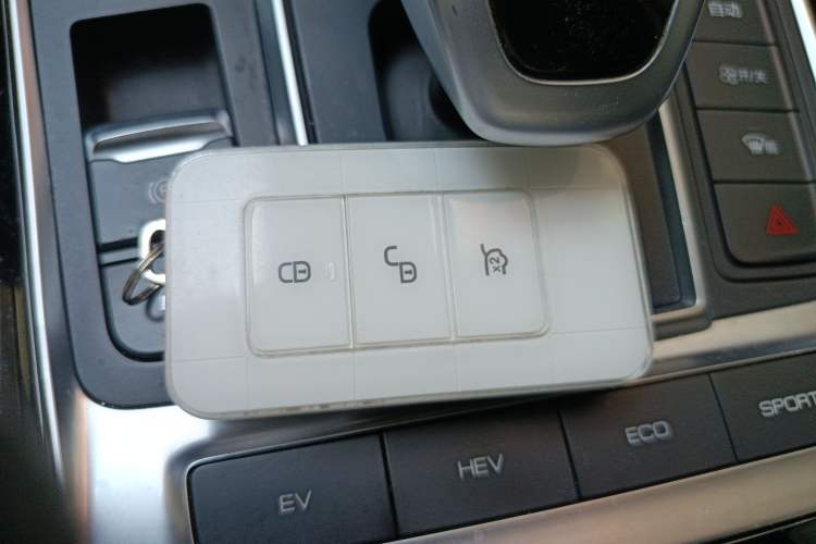 Used BYD Qin Pro New Energy 2019 DM Super Edition 1.5TI Automatic Smart Connect Prestige Model China VI Standard
