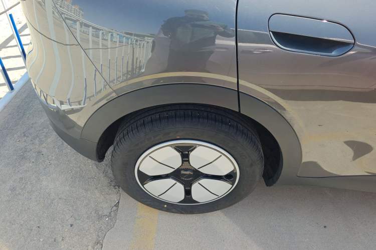 Used Geely Galaxy Geome 2025 310km Youth Edition Right Rear Wheel Hub