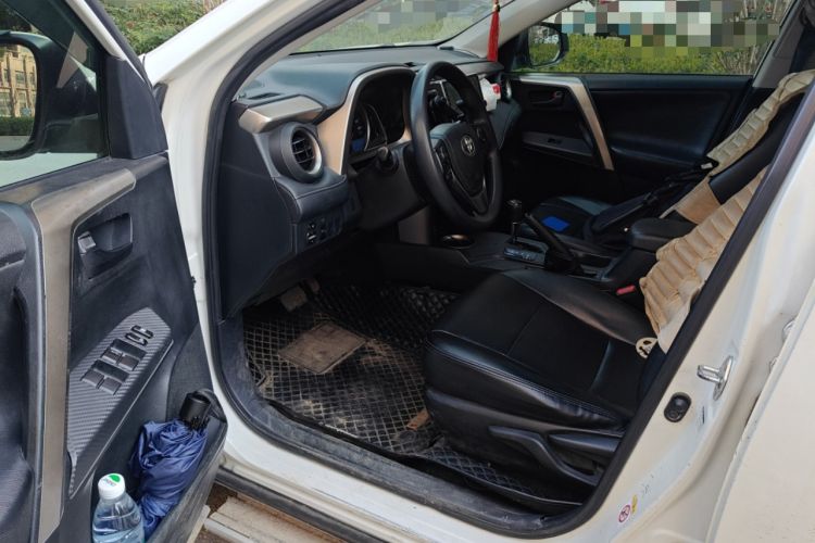 Used Toyota RAV4 2015 2.0L CVT Two-Wheel Drive Fashion Edition
