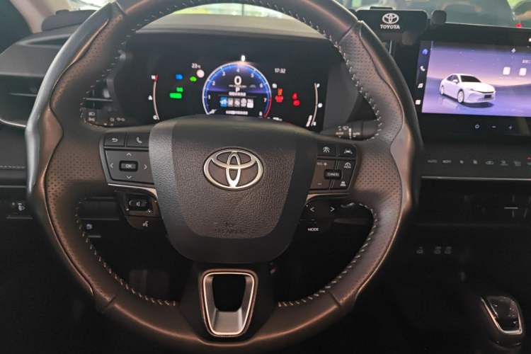 Used Toyota Camry 2024 Dual-Motor 2.0 HGVP Luxury Edition Steering Wheel