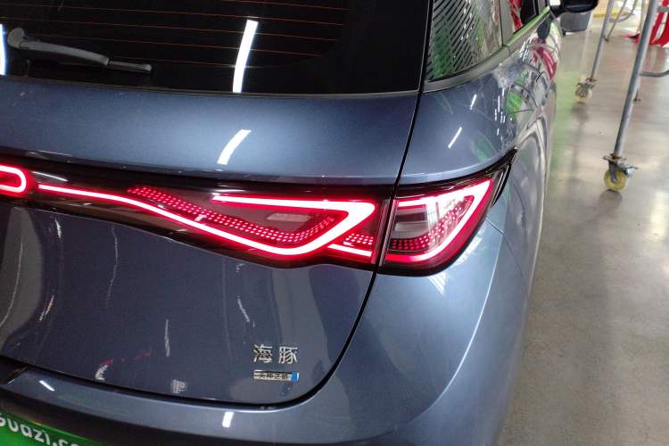 Used BYD Dolphin 2025 Intelligent Driving Version 410 km Fashion Edition Right Rear Taillight