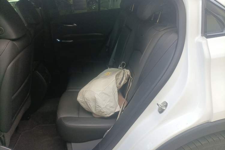 Used Cadillac XT4 2022 28T Four-Wheel Drive Platinum Edition
