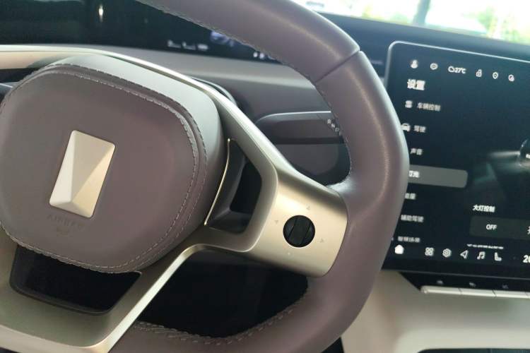 Used Avatr 12 2024 700 Three-Laser Rear-Wheel Drive Luxury Edition Gear Lever