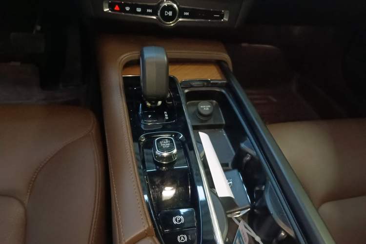 Used Volvo S90 2024 B5 Zhiyi Luxury Edition
