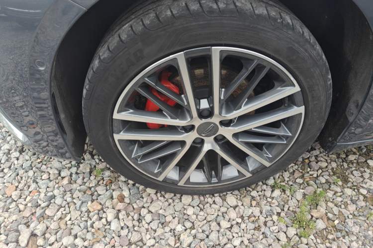 Used Geely Auto Preface 2021 Revised Version 2.0TD Luxury Edition Left Front Wheel Hub