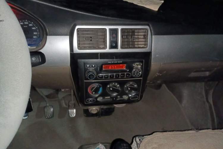 Used Wuling Rongguang 2011 1.2L Base Version
