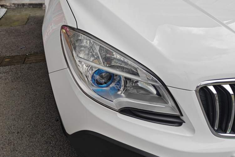 Used Buick Encore 2013 1.4T Automatic All-Wheel Drive Flagship Edition Right Front Headlight