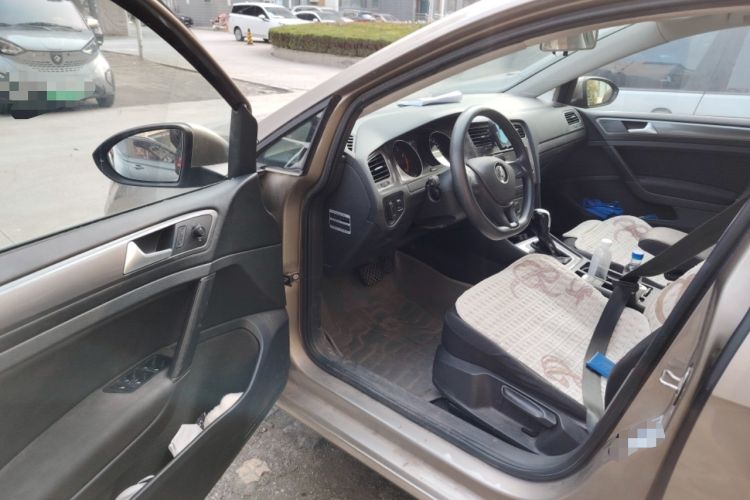Used Volkswagen Golf 2016 1.6L Automatic Fashion Model Driver Seat