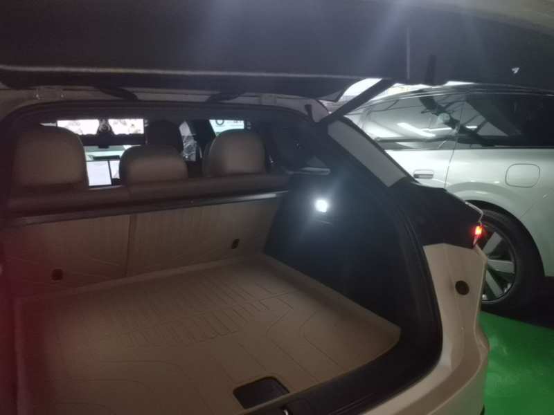 Used Li Auto i6 2025 Model Four-Wheel-Drive Standard Type — 18