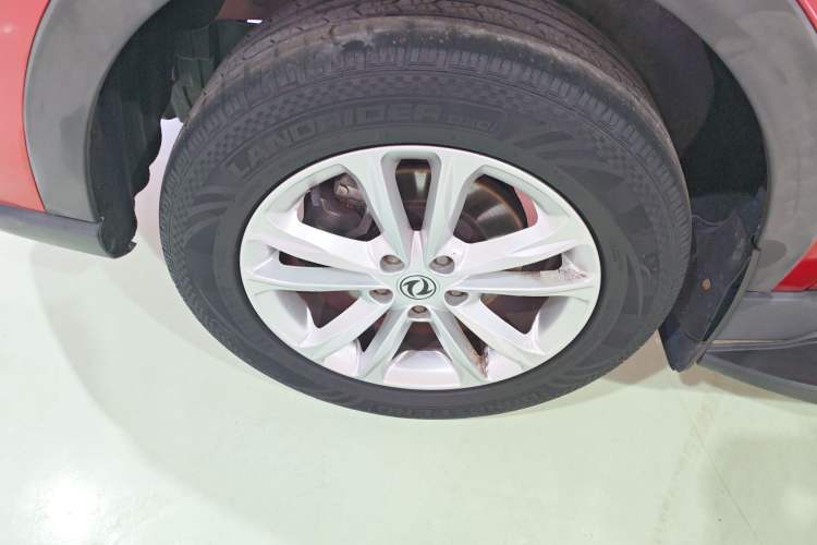 Used Dongfeng Fengon 580 2021 Revised ☆ Star Edition 1.8L Manual Elite Version Left Front Wheel Hub