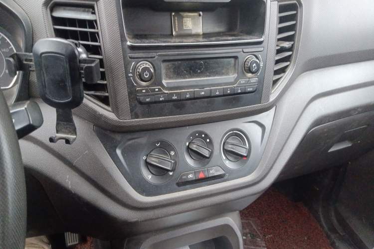 Used Wuling Hongguang V 2019 1.5L Jingqu Version China VI LAR
